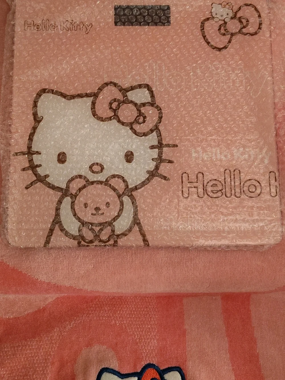 EXCLUSIVE - Hello Kitty Officially Licensed Bathroom Scale - Batteries Included - Picture 4 of 6